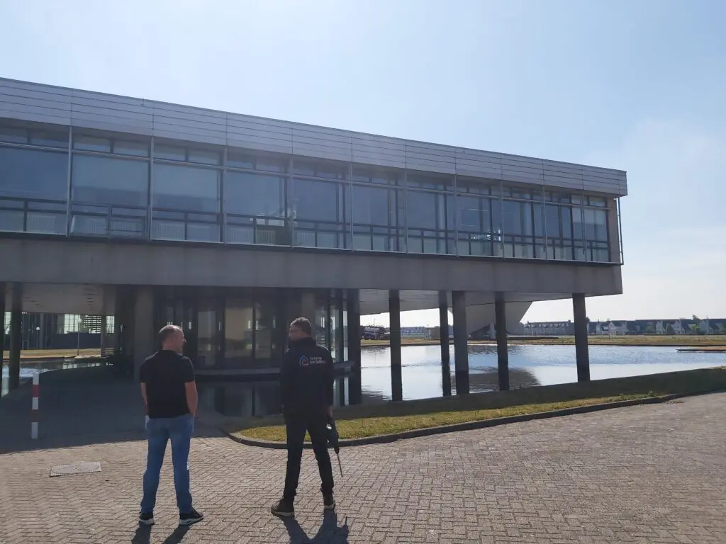 Vloerisolatie op het water bij Evides Beerenplaat
